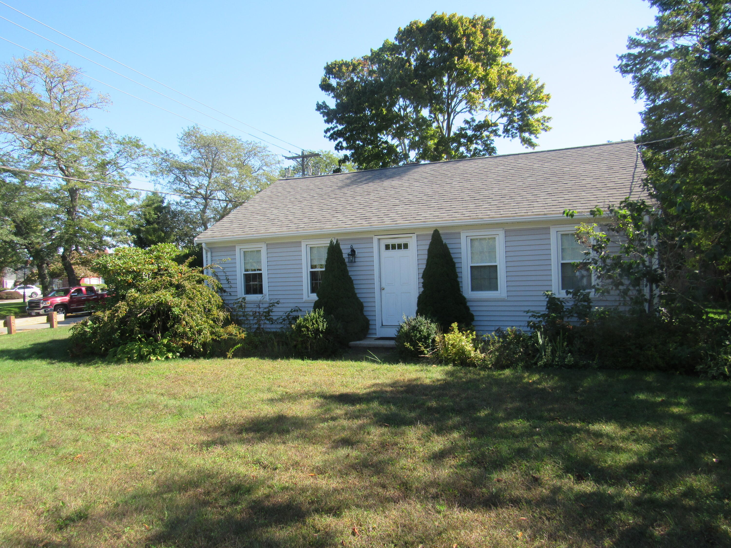 265 Jones Road Falmouth, MA 02540 - Photo 1 of 10 Front View