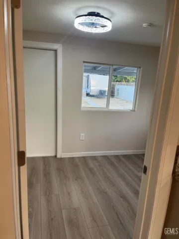 an empty room with window