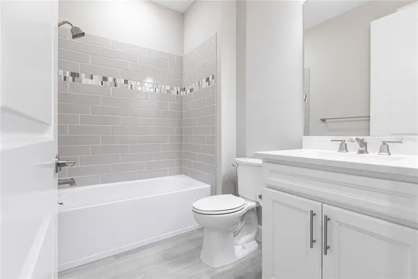 $4,200 | 5658 Silverside Pne Court, Bradenton, FL 34211