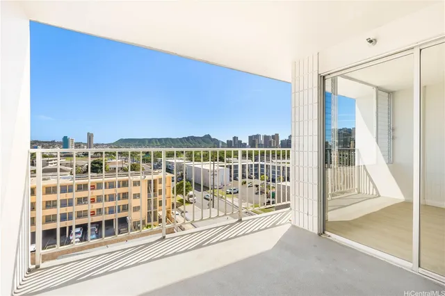 $2,700 | 2542 Date Street, Unit 402, Honolulu, HI 96826