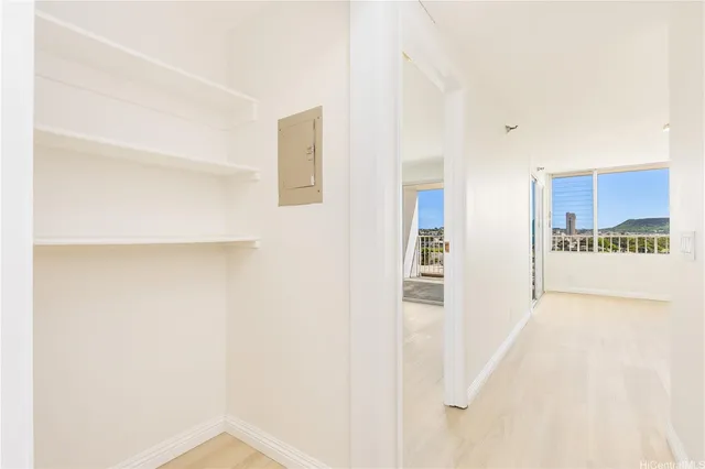 $2,700 | 2542 Date Street, Unit 402, Honolulu, HI 96826