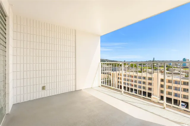 $2,700 | 2542 Date Street, Unit 402, Honolulu, HI 96826