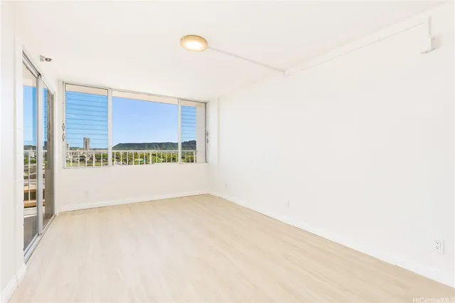 $2,700 | 2542 Date Street, Unit 402, Honolulu, HI 96826