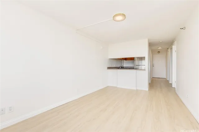 $2,700 | 2542 Date Street, Unit 402, Honolulu, HI 96826