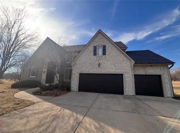 $930,000 | 17570 South Bond Street, Overland Park, KS 66221