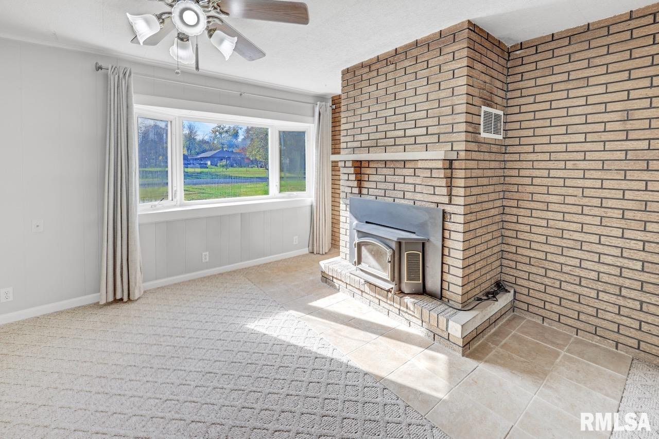 6405 West Conley Road Peoria, IL 61604 - Photo 6 of 27 Gallery Image 6