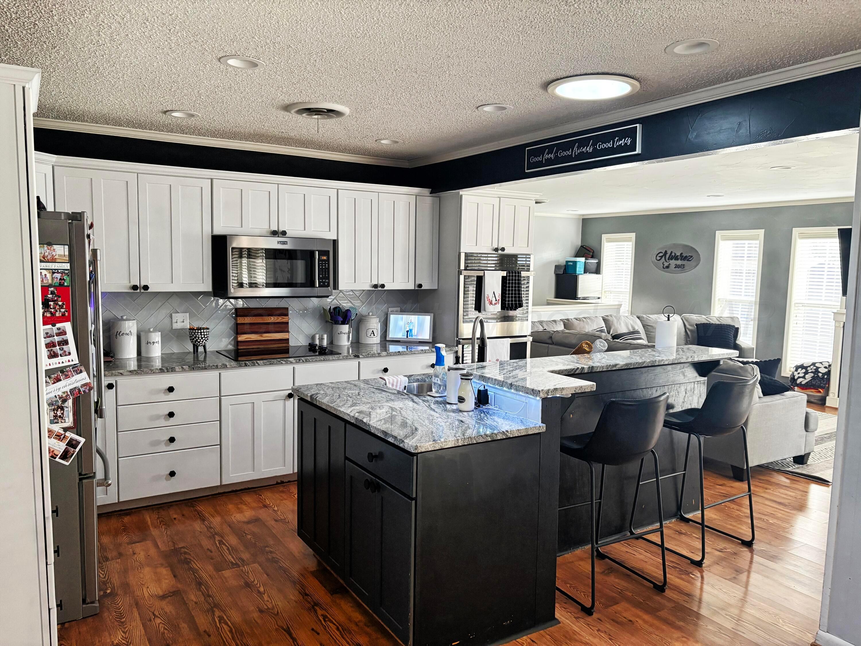 909 Michigan Street Perryton, TX 79070 - Photo 5 of 18 909 Michigan kitchen 2