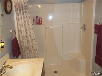 660 Almond Road Walnutport, PA 18088 - Photo 23 of 35 Gallery Image 23