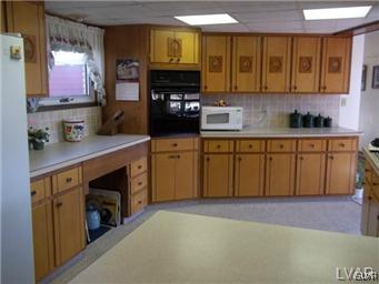 660 Almond Road Walnutport, PA 18088 - Photo 3 of 35 Gallery Image 3