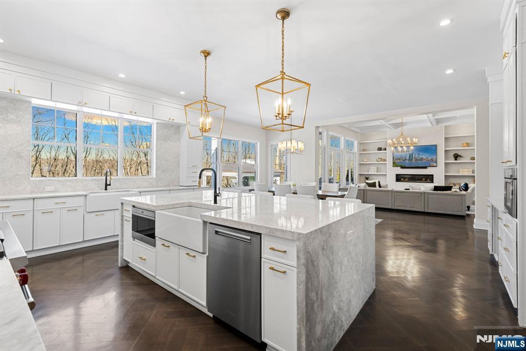 396 Knollwood Road Ridgewood, NJ 07450 - Photo 12 of 50