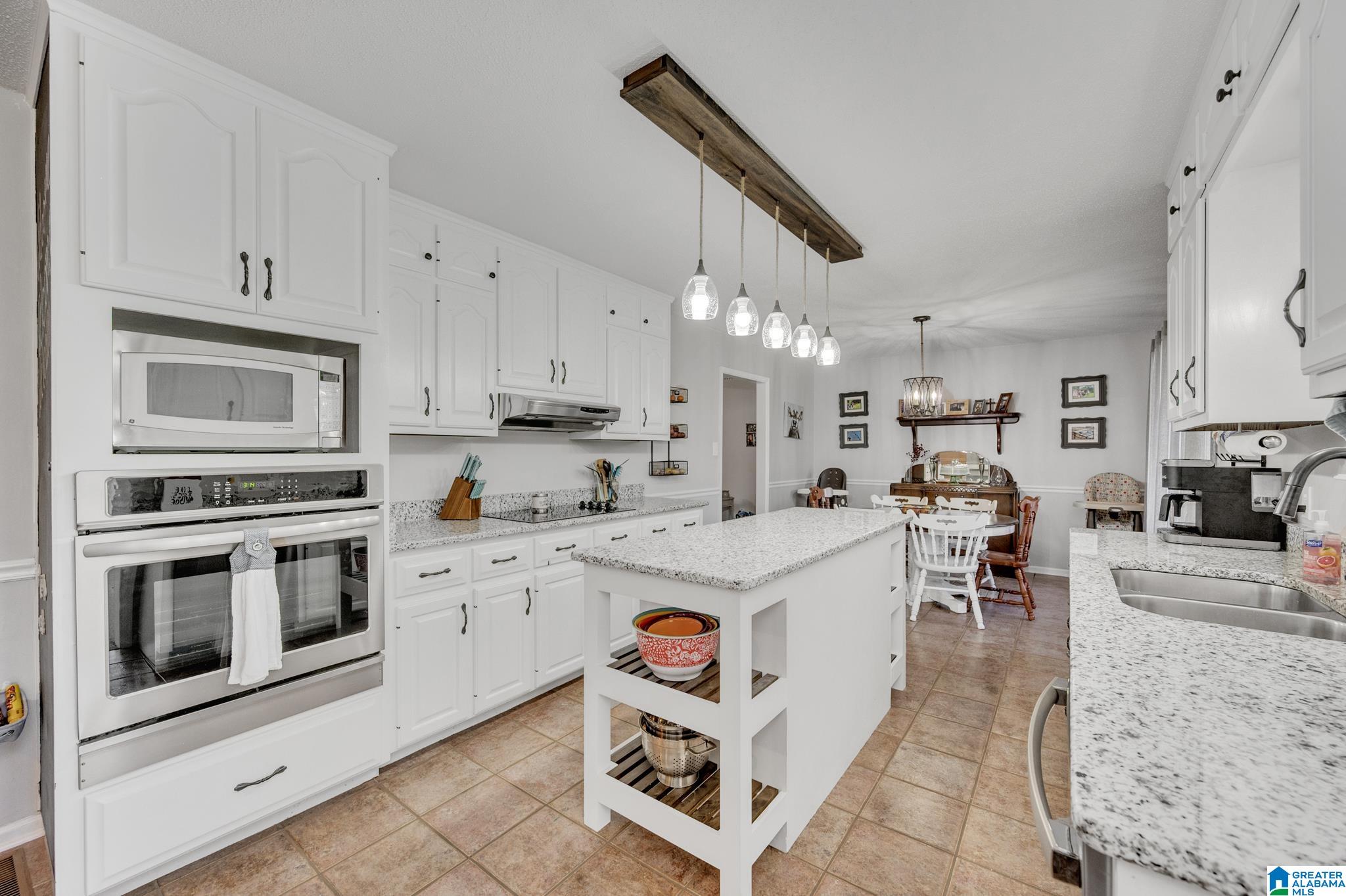 385 Hickory Road Gardendale, AL 35071 - Photo 14 of 48