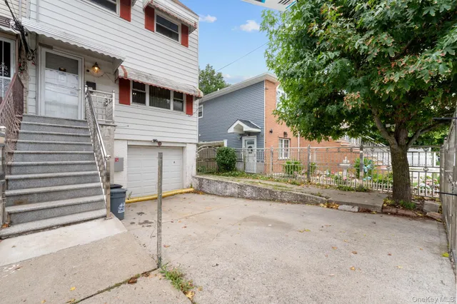 $699,000 | 160 Stephens Avenue | Harding Park