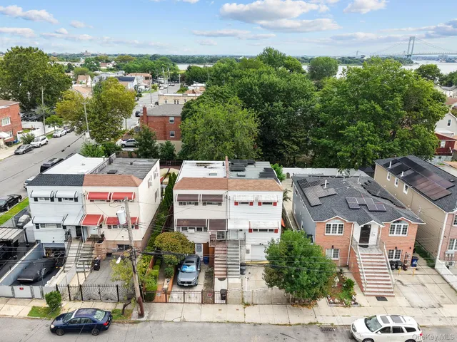 $699,000 | 160 Stephens Avenue | Harding Park