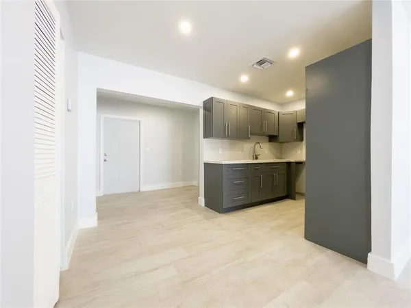$2,450 | 831-833 Southwest 7th Street, Pompano Beach, FL 33060