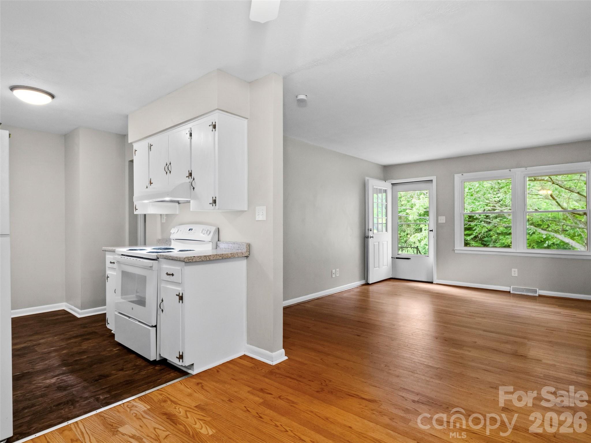 230 School Road East Asheville, NC 28803 - Photo 8 of 42