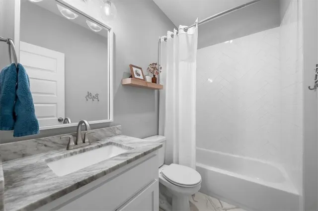 $580,000 | 2421 Southwest River Trail Road, Lee's Summit, MO 64082