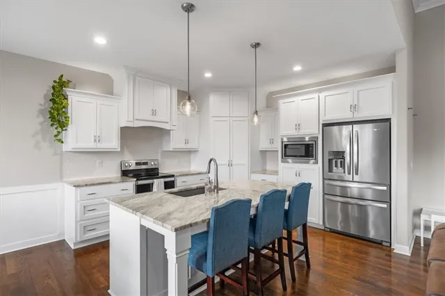 $580,000 | 2421 Southwest River Trail Road, Lee's Summit, MO 64082