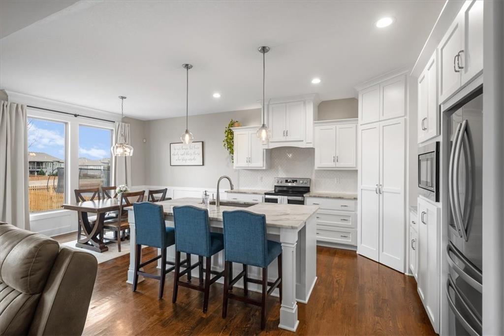 2421 Southwest River Trail Road Lee's Summit, MO 64082 - Photo 8 of 33