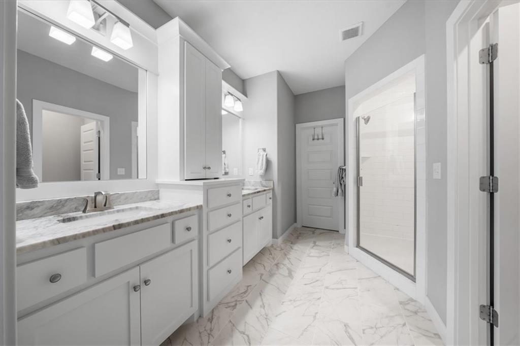 2421 Southwest River Trail Road Lee's Summit, MO 64082 - Photo 10 of 33