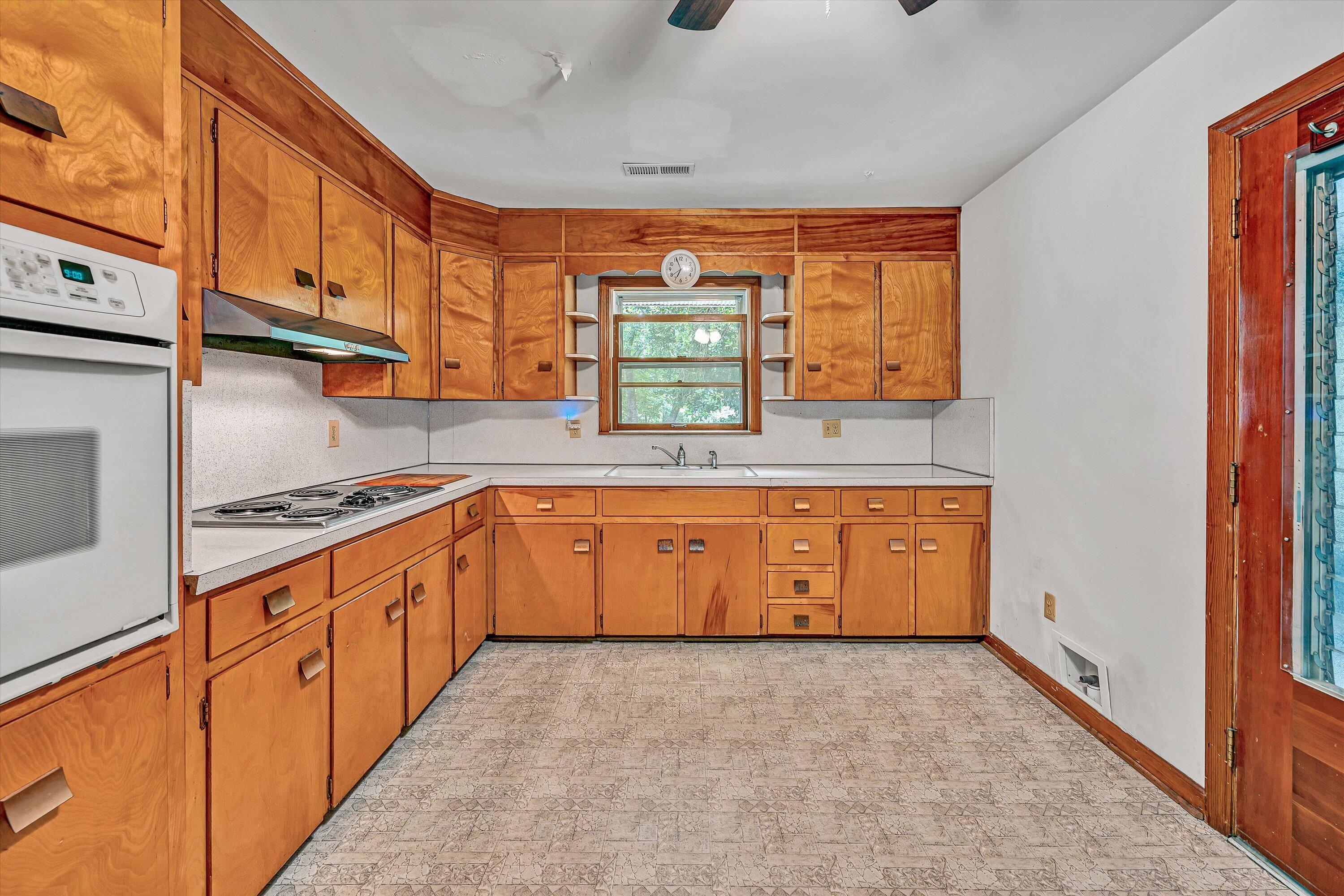 4506 Rosecrest Road Roanoke, VA 24018 - Photo 10 of 49 10-DSC00106