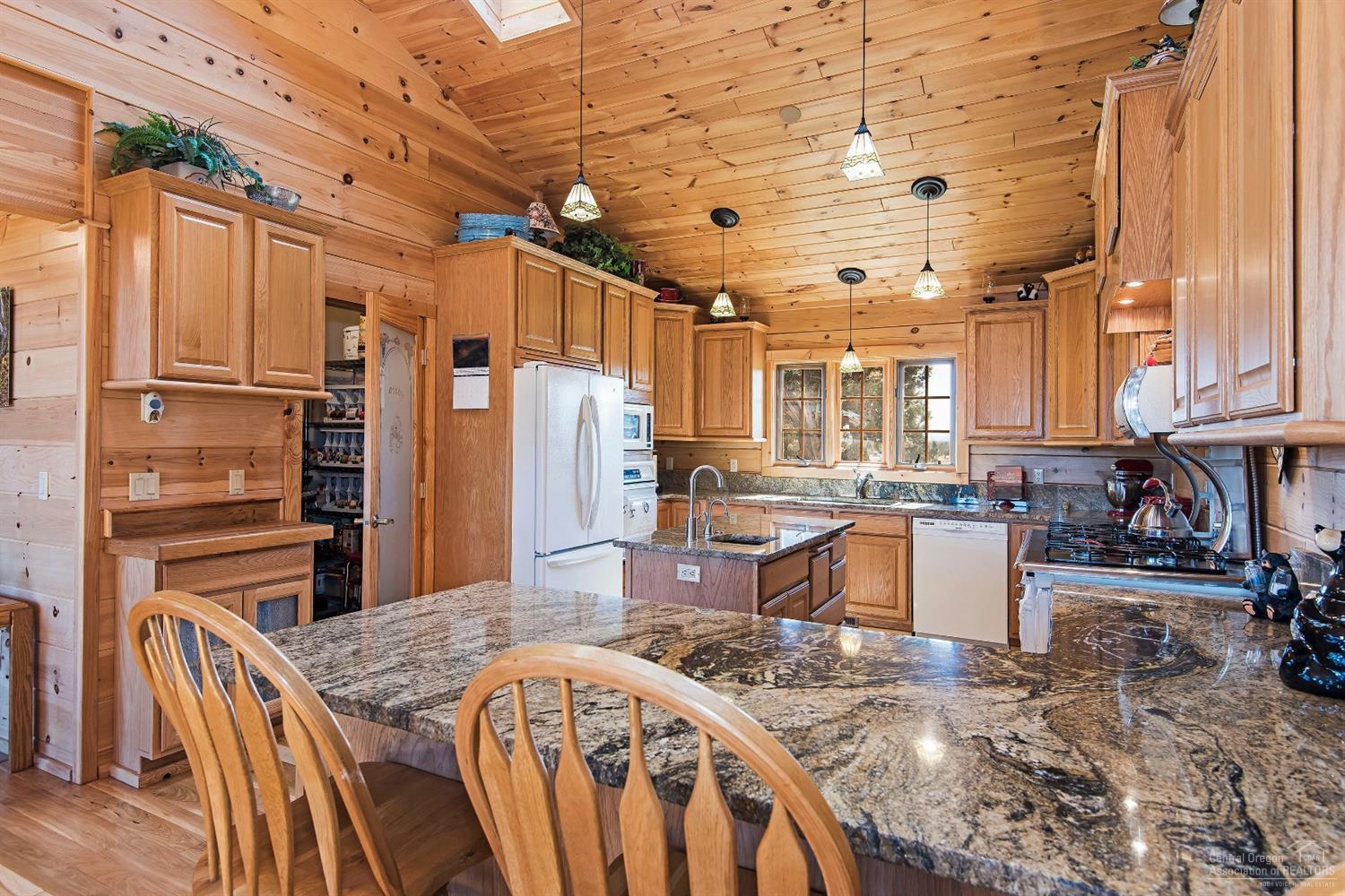 62255 Dodds Road Bend, OR 97701 - Photo 9 of 25 Additional Photo
