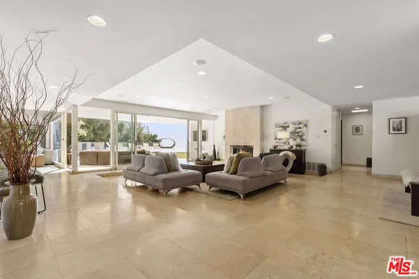 $39,900 | 510 Leslie Lane, Beverly Hills, CA 90210