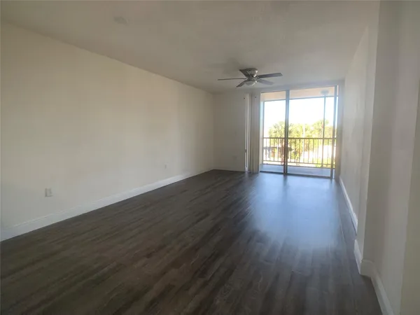 $2,275 | 19455 Northeast 10th Avenue, Unit 1317, North Miami Beach, FL 33179