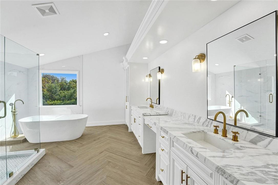 19 Seneca Road Fort Lauderdale, FL 33308 - Photo 6 of 48 Gorgeous primary bathroom