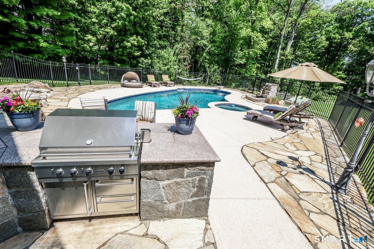 8 Rock Ridge Court New Fairfield, CT 06812 - Photo 35 of 39
