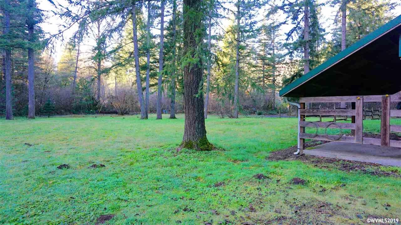 23528 Santiam Way Lyons, OR 97358 - Photo 34 of 41