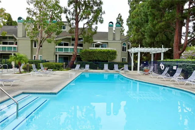 $760,000 | 7402 Yellowtail Drive, Unit 202, Huntington Beach, CA 92648