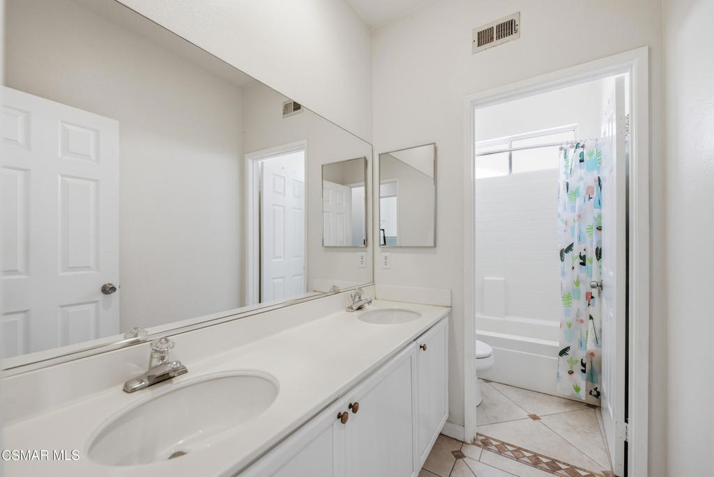 1809 Maybrook Way Simi Valley, CA 93065 - Photo 29 of 40