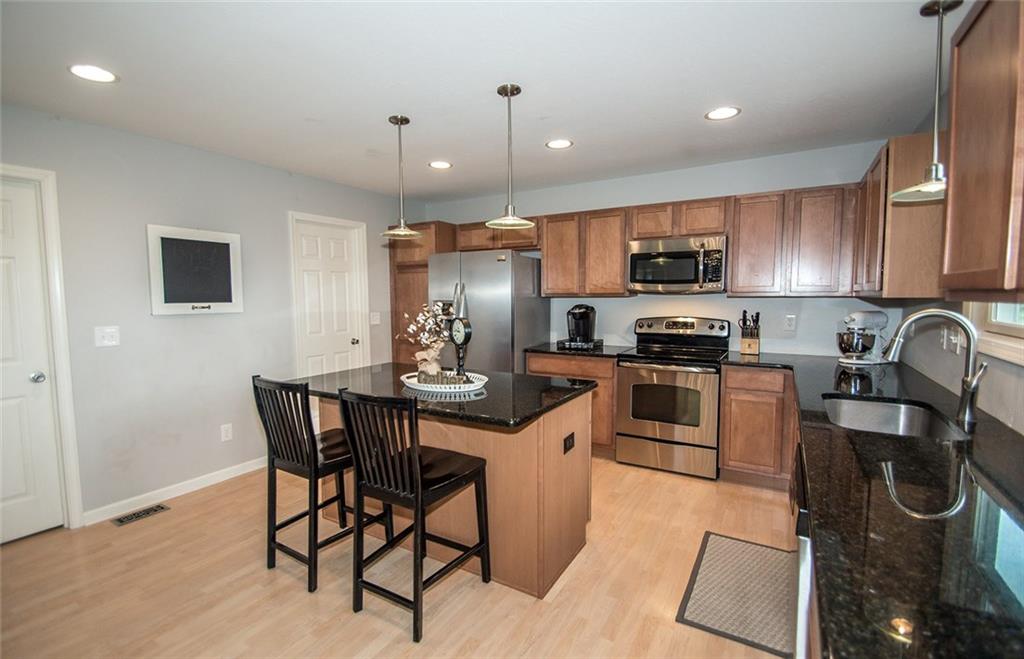 1686 Hummingbird Way Anderson, IN 46013 - Photo 9 of 48
