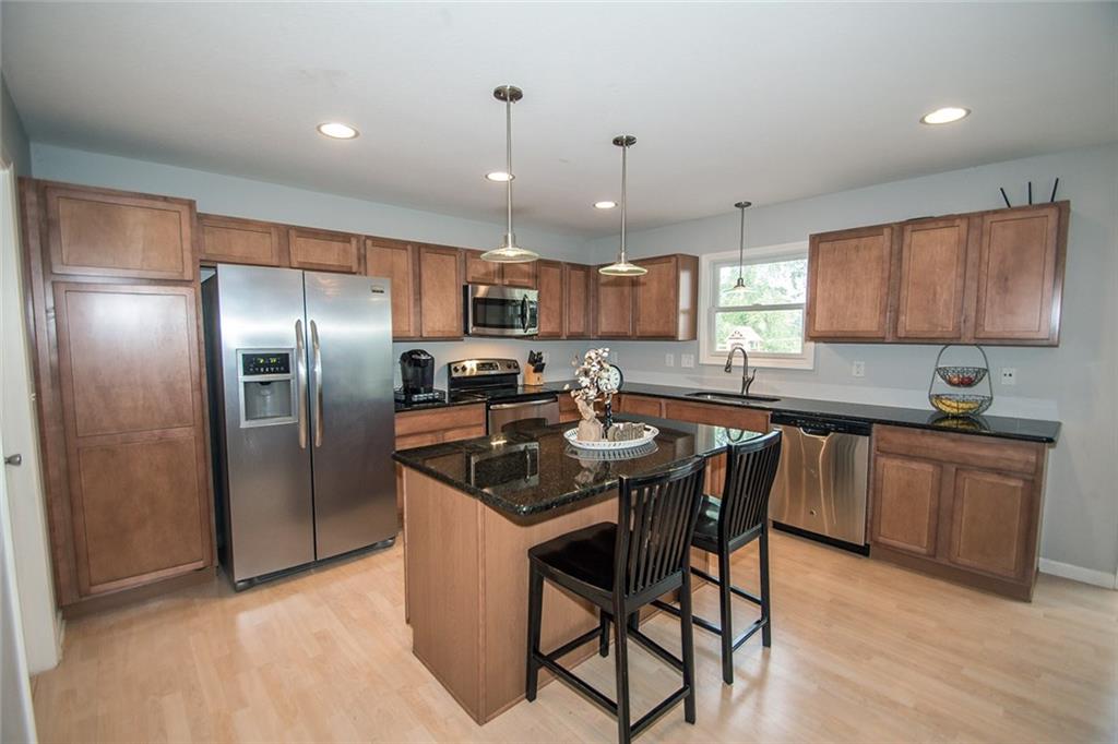 1686 Hummingbird Way Anderson, IN 46013 - Photo 10 of 48