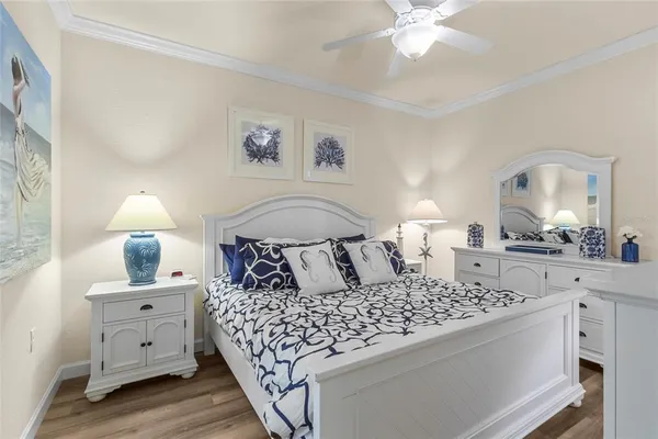 a view of a livingroom with furniture