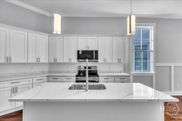 $1,140,000 | 217-219 West 36th Street, Savannah, GA 31401