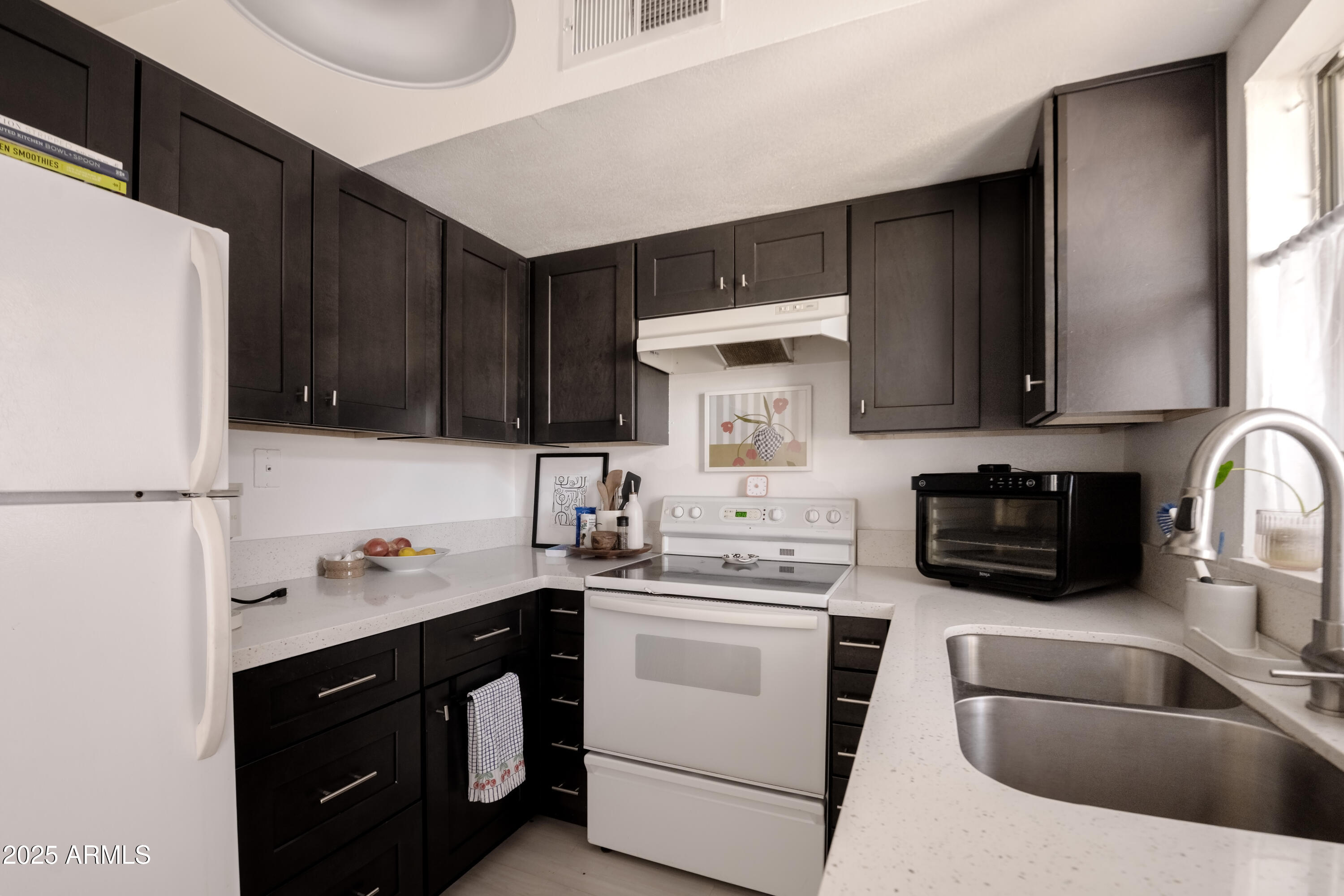 1320 East Bethany Home Road, Unit 21 Phoenix, AZ 85014 - Photo 7 of 23 DSC_4424-HDRcopy