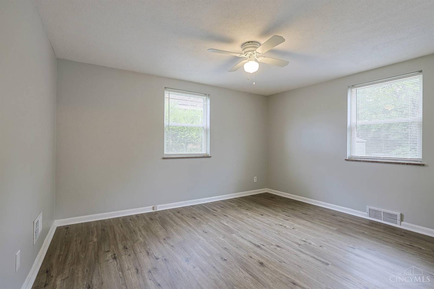 6800 Cheviot Road Cincinnati, OH 45247 - Photo 15 of 35