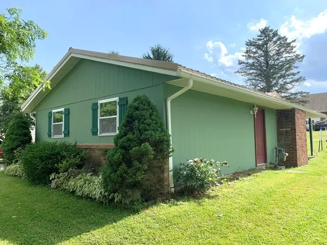 $245,000 | 840 Lansberry Court, Somerset, PA 15501