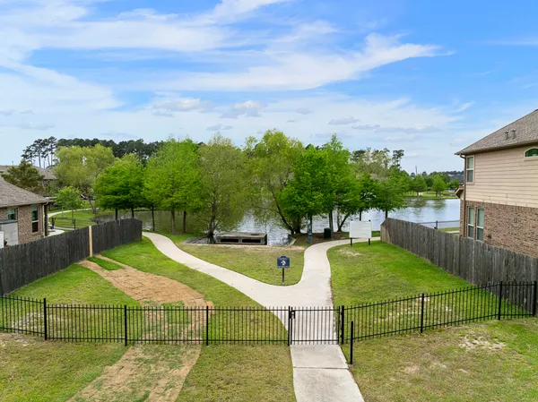 $490,000 | 22810 Dale River Road, Tomball, TX 77375
