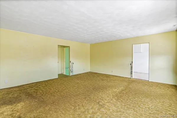 $308,000 | 58-33 246th Crescent, Unit C14 UPPER | Douglaston