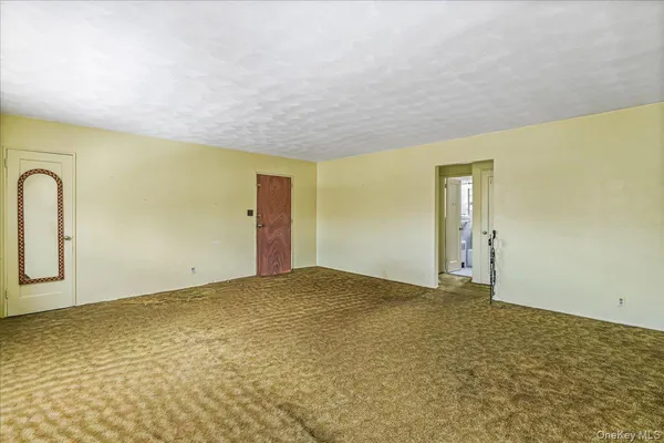 $308,000 | 58-33 246th Crescent, Unit C14 UPPER | Douglaston