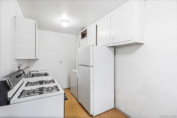 $308,000 | 58-33 246th Crescent, Unit C14 UPPER | Douglaston