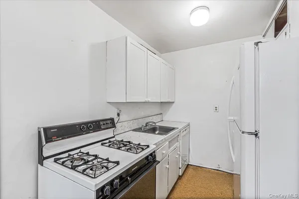 $308,000 | 58-33 246th Crescent, Unit C14 UPPER | Douglaston