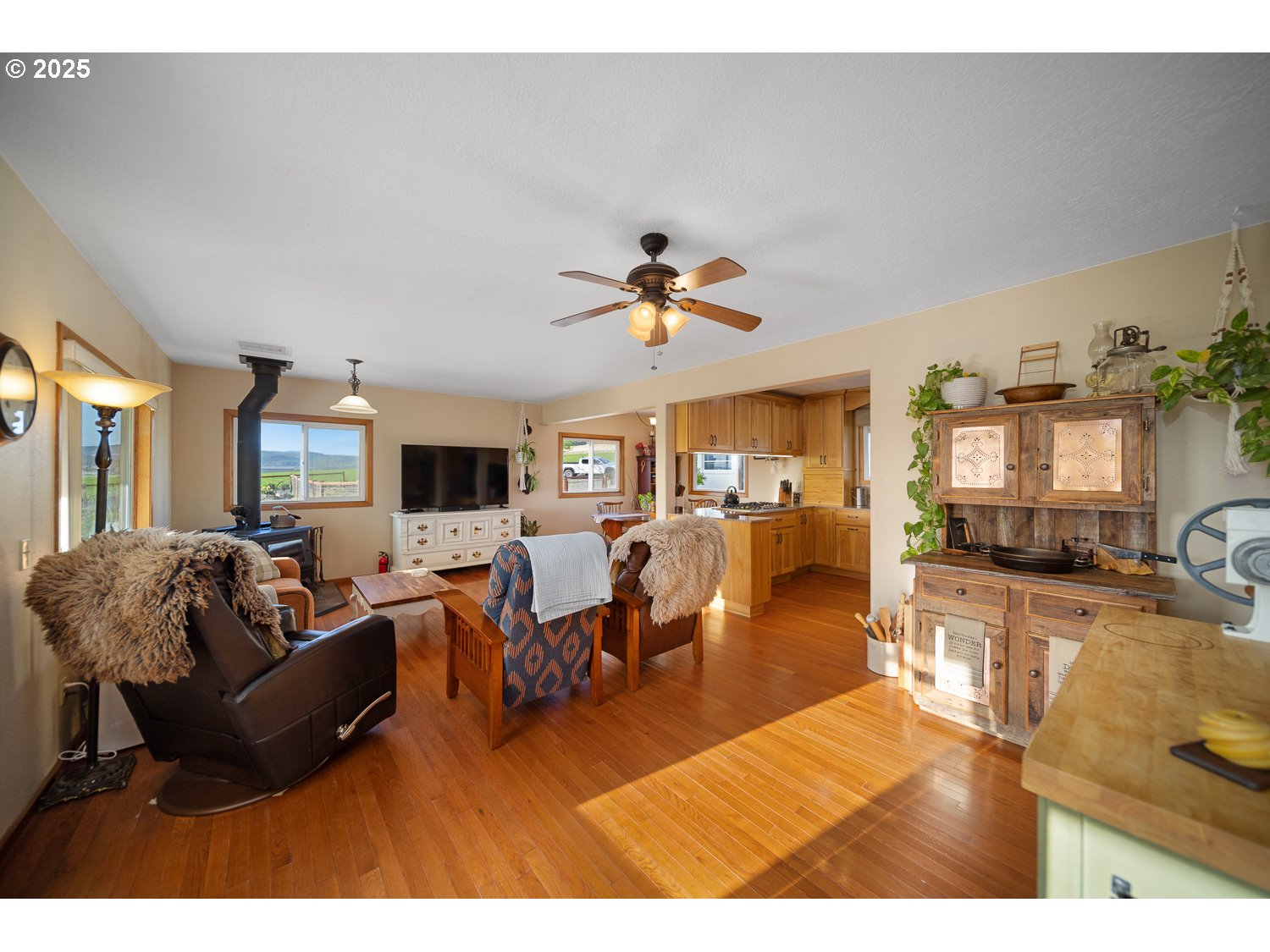 4664 North Mckay Road Prineville, OR 97754 - Photo 14 of 44