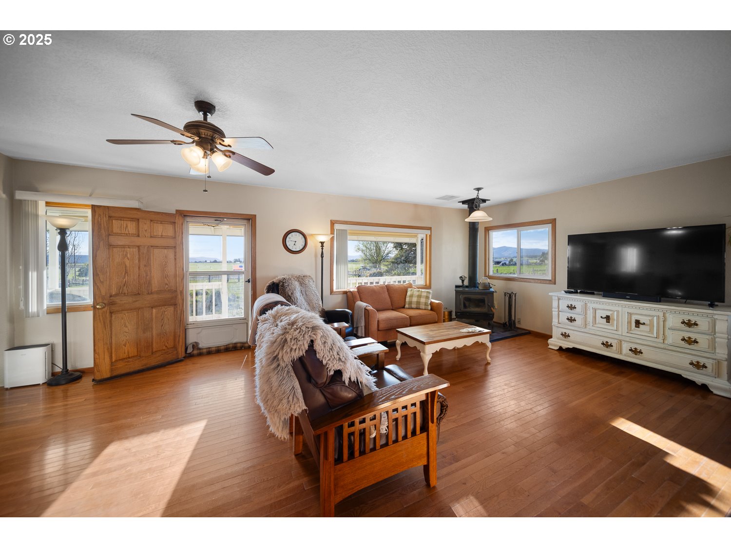 4664 North Mckay Road Prineville, OR 97754 - Photo 16 of 44