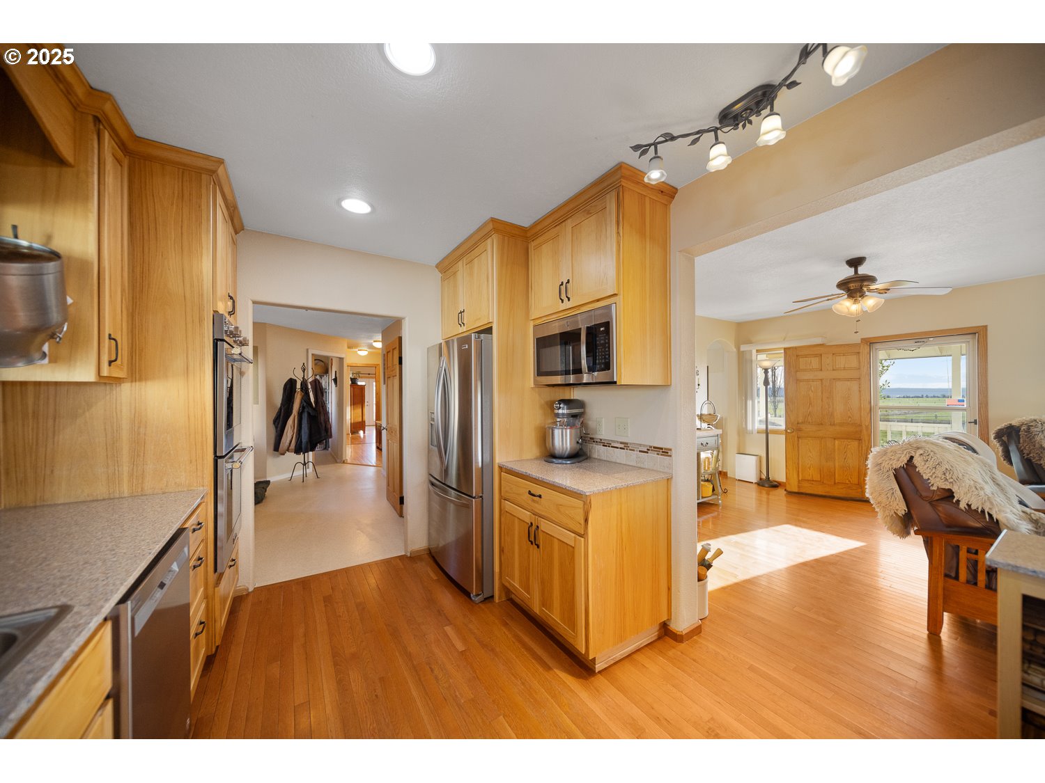 4664 North Mckay Road Prineville, OR 97754 - Photo 18 of 44