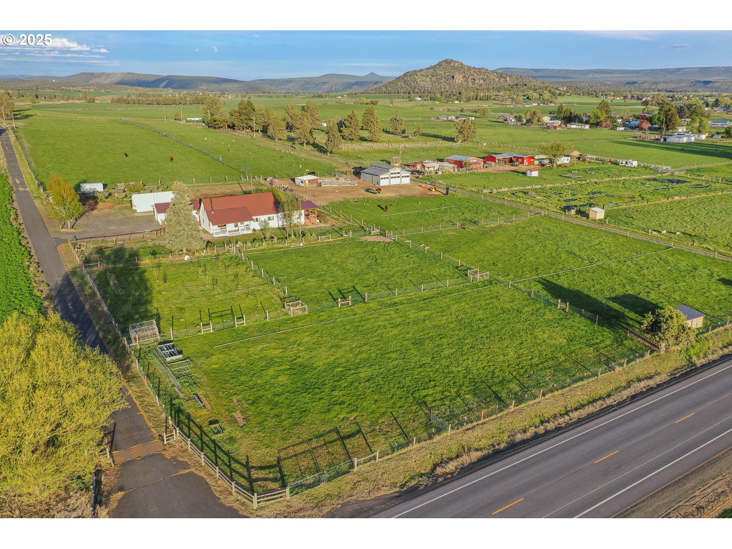 4664 North Mckay Road Prineville, OR 97754 - Photo 4 of 44