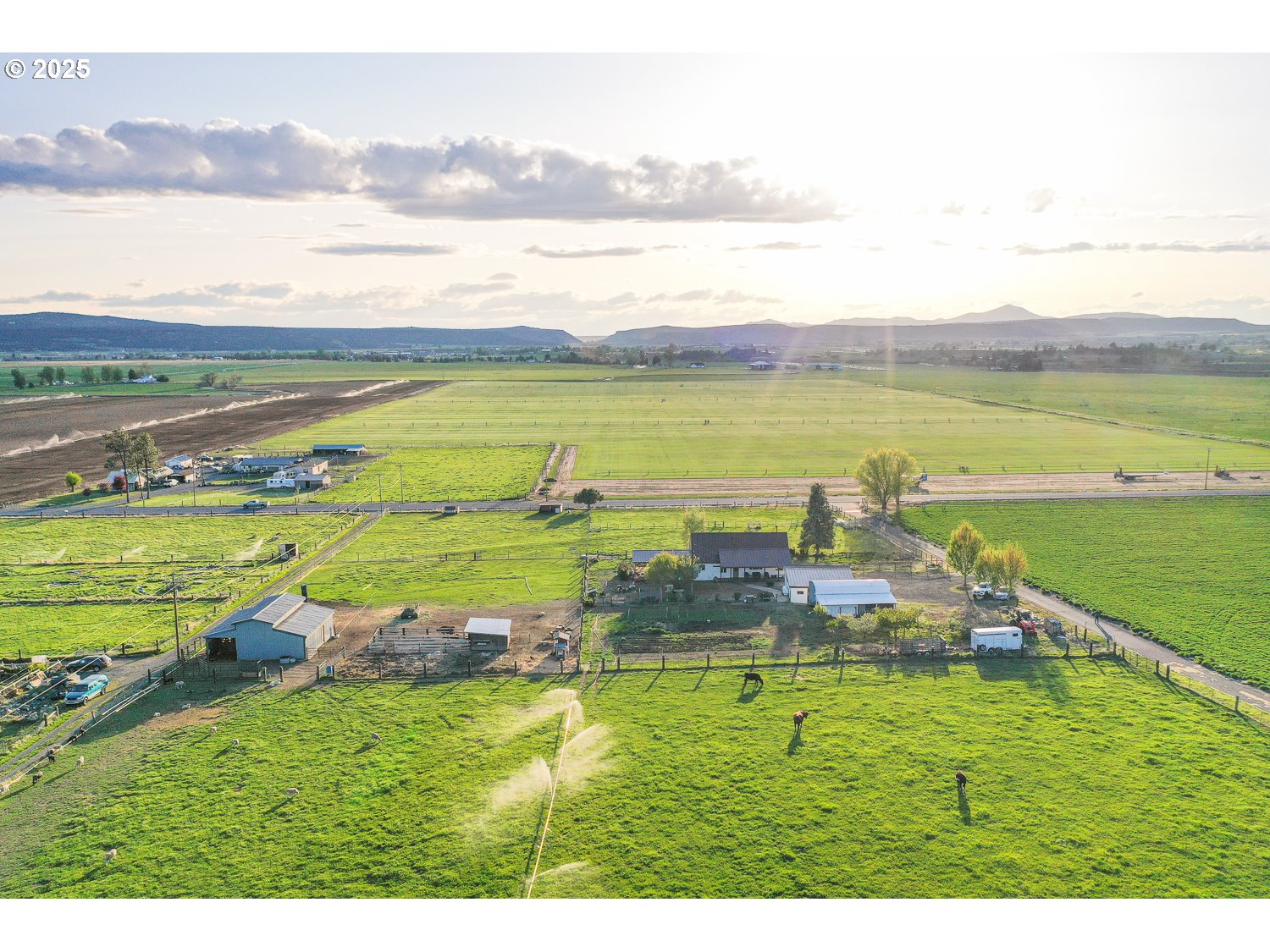 4664 North Mckay Road Prineville, OR 97754 - Photo 7 of 44