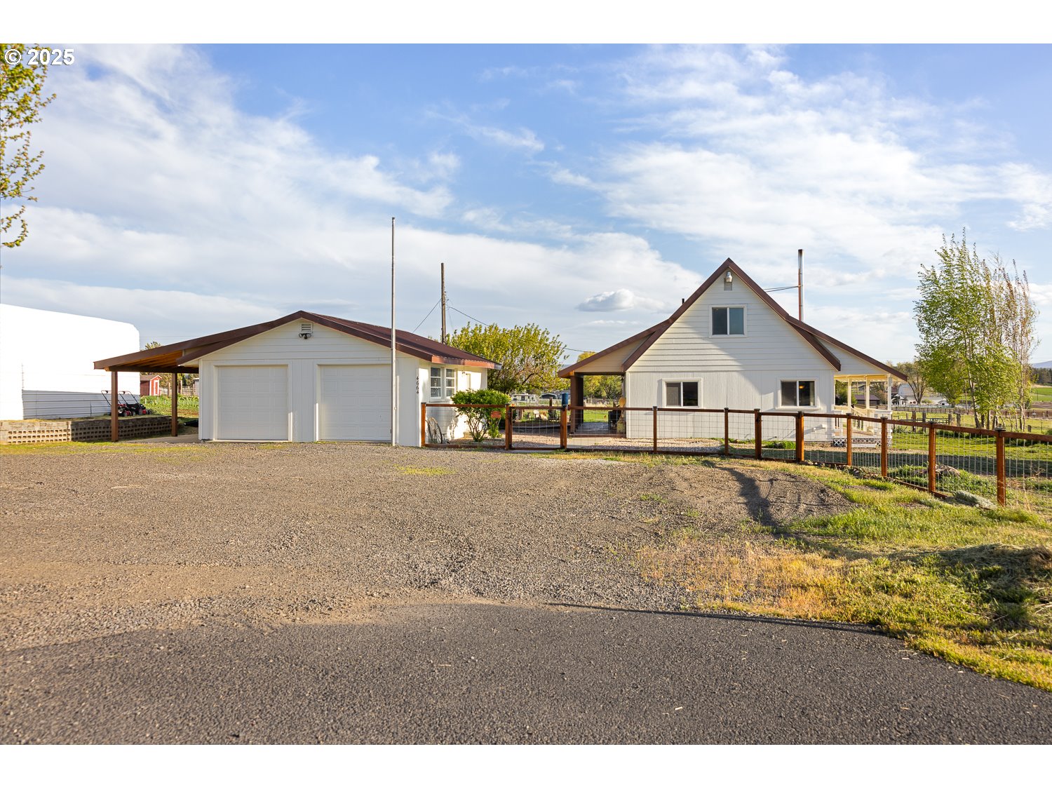 4664 North Mckay Road Prineville, OR 97754 - Photo 9 of 44